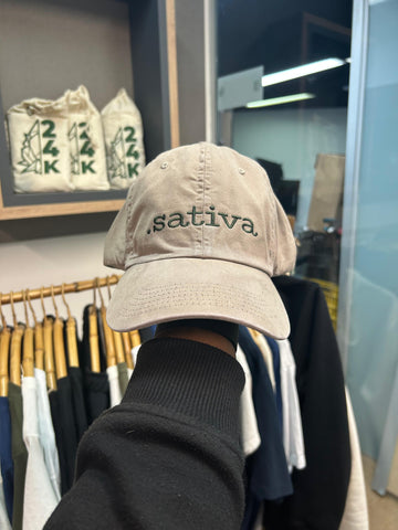 Boné .SATIVA