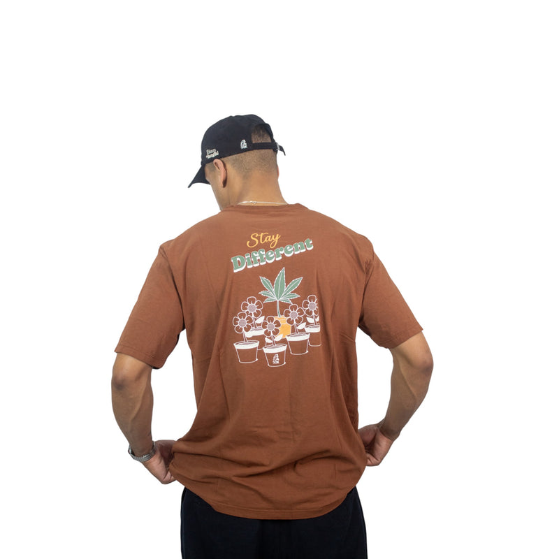 Camiseta Stay different