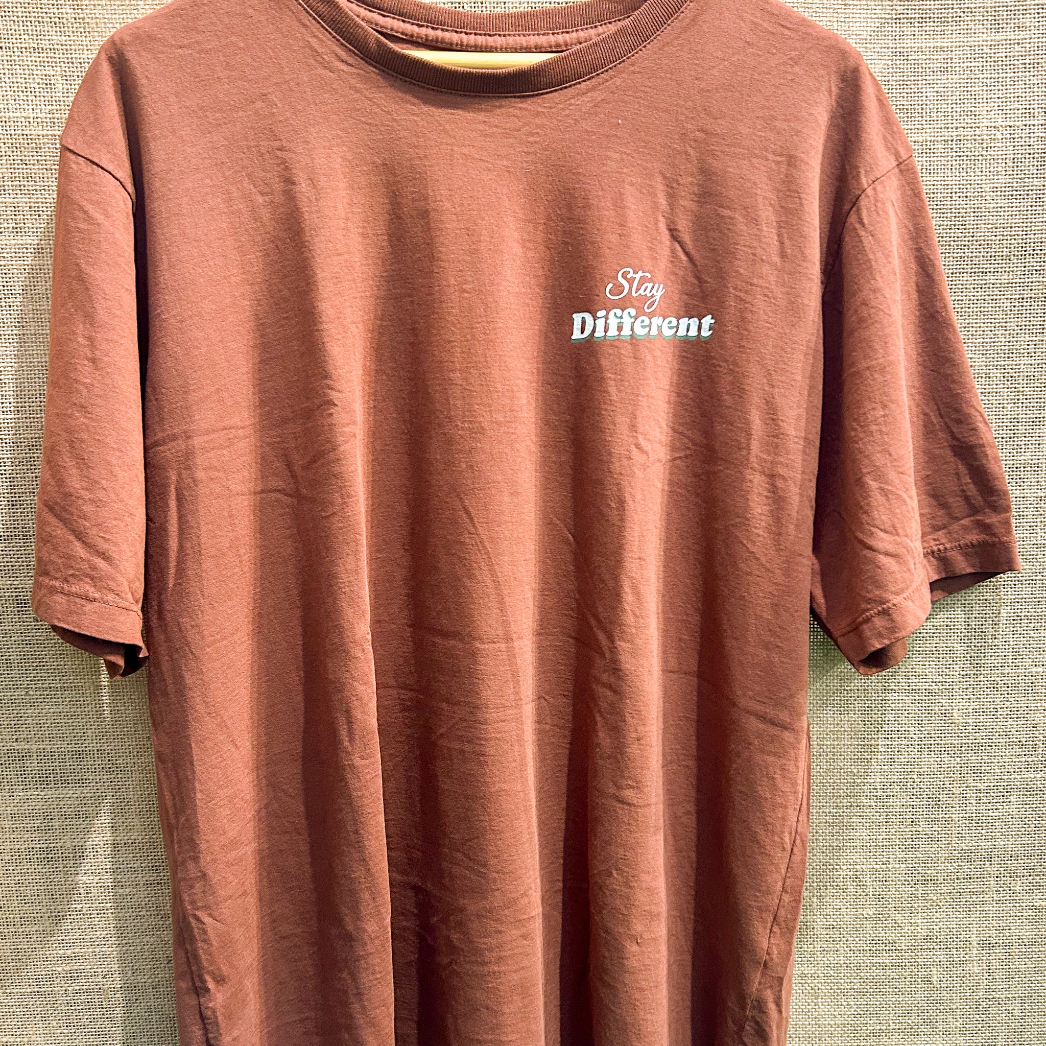 CAMISETA Stay different