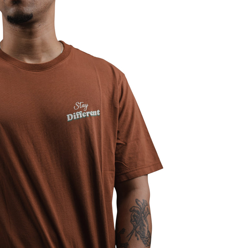Camiseta Stay different