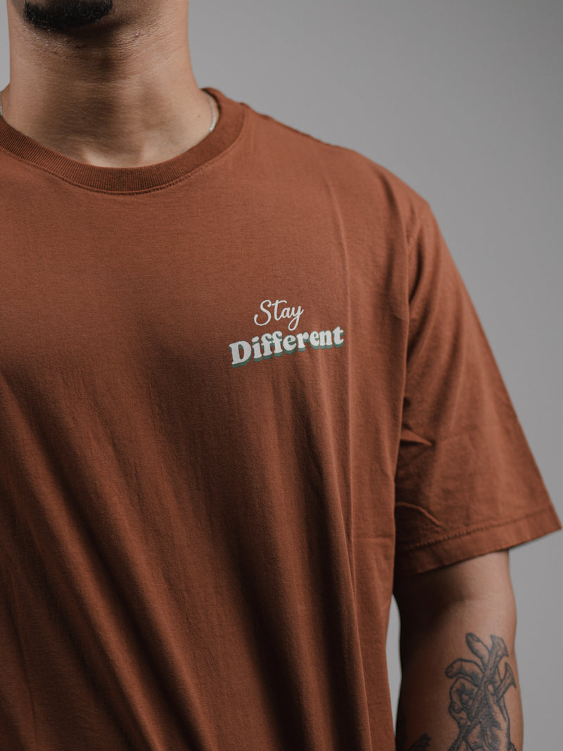 Camiseta Stay different